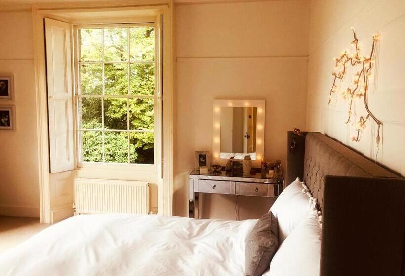 مبيت وإفطار Somerleyton Meadows   The Hideaway Hut & Hot Tub