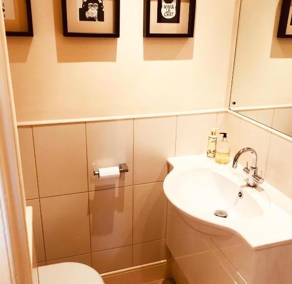 مبيت وإفطار Somerleyton Meadows   The Hideaway Hut & Hot Tub