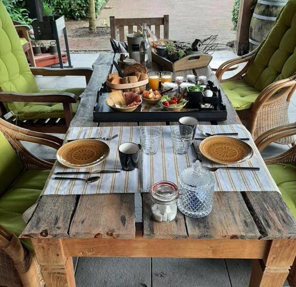 ベッドアンドブレックファースト Thuis Bij Elles