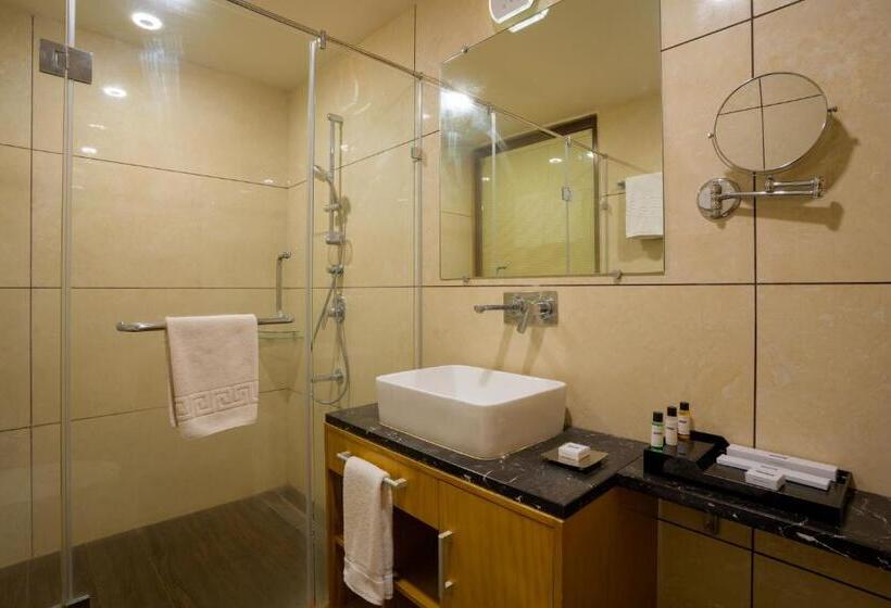 فندق Treat Beach Resort