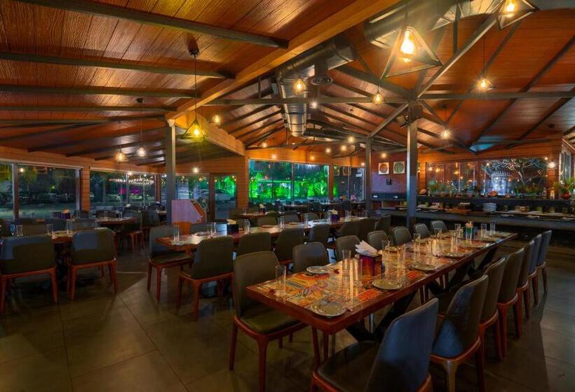 فندق Treat Beach Resort