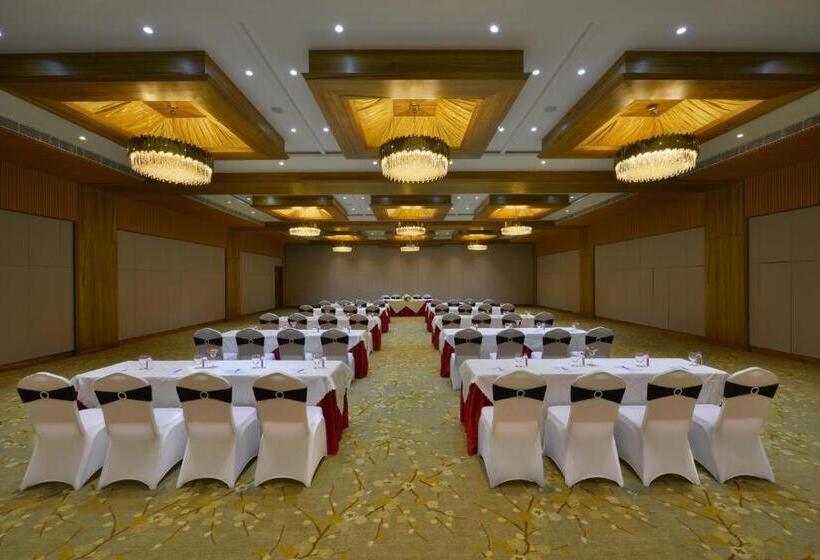 فندق Treat Beach Resort