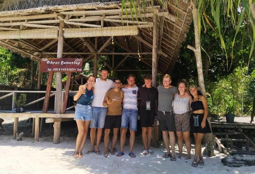 پانسیون Gibran Guest House