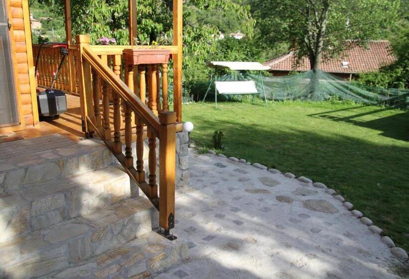 פנסיון Guest House „ Mountain Rest“