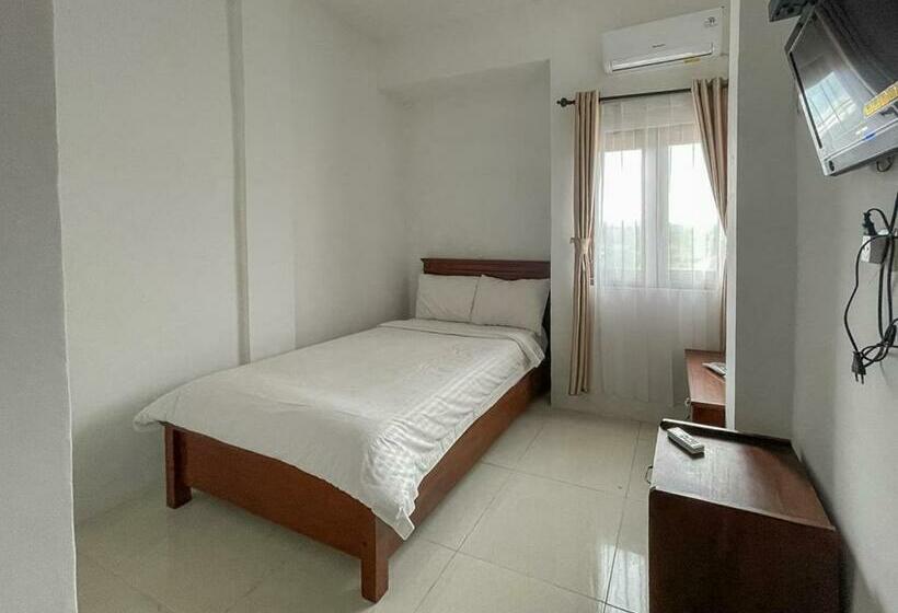 بنسيون Reddoorz @ Jalan Raya Kuta Lombok Mandalika