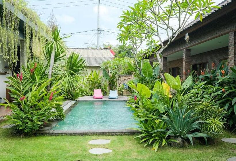펜션 The Kumpi Bali By The Lavana