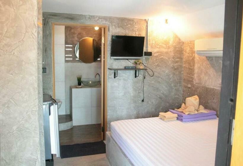 Sichang Marina Resort
