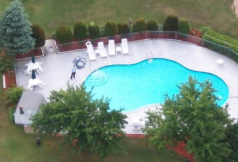 Briarcliff Motel