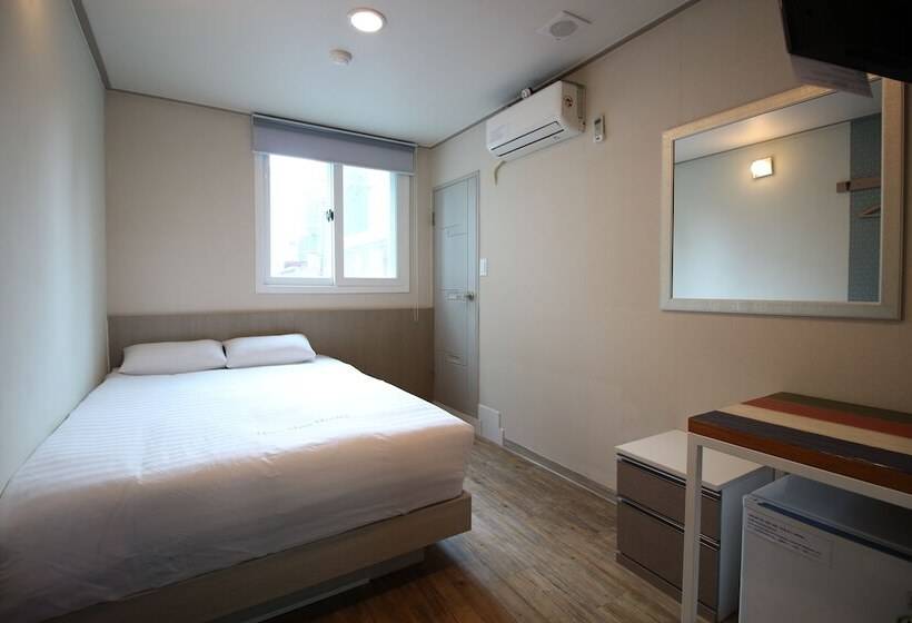 Dongdaemun Hwashin Hostel