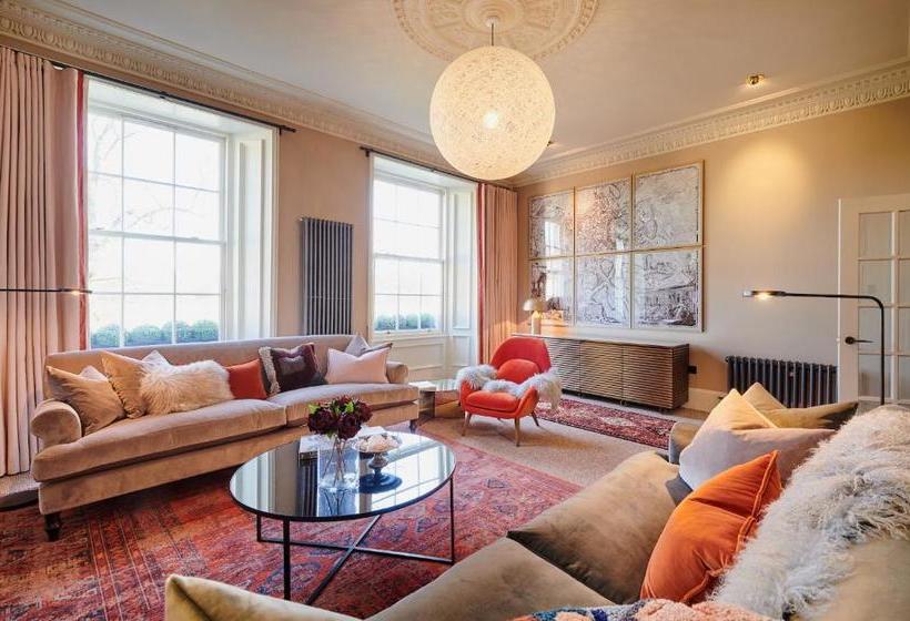 فندق Alexander Residence