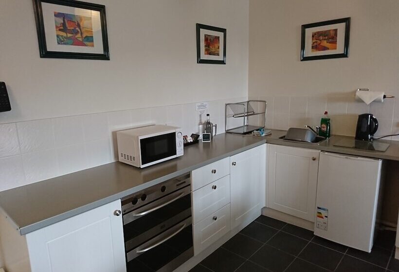 هتل Peresteda Apartments