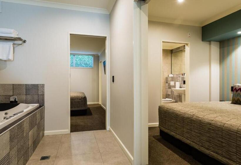מוטל Pebble Beach Motor Inn