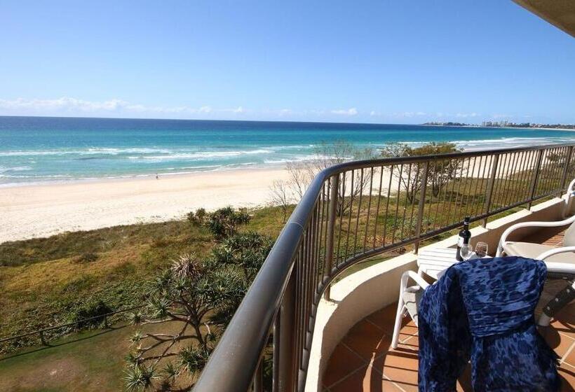 Sentosa At Tugun Beachfront Holiday Home