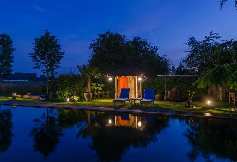 ベッドアンドブレックファースト Rumah Indo Garden