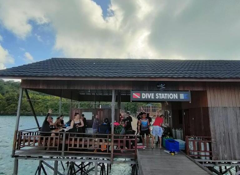 پانسیون Maratua Dive Center And Lodge
