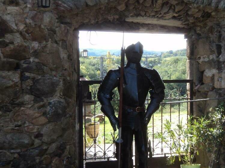 צימר Le Donjon De La Reine Margot