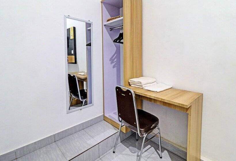 בית מלון כפרי Oyo 91203 Naufal Residence Syariah