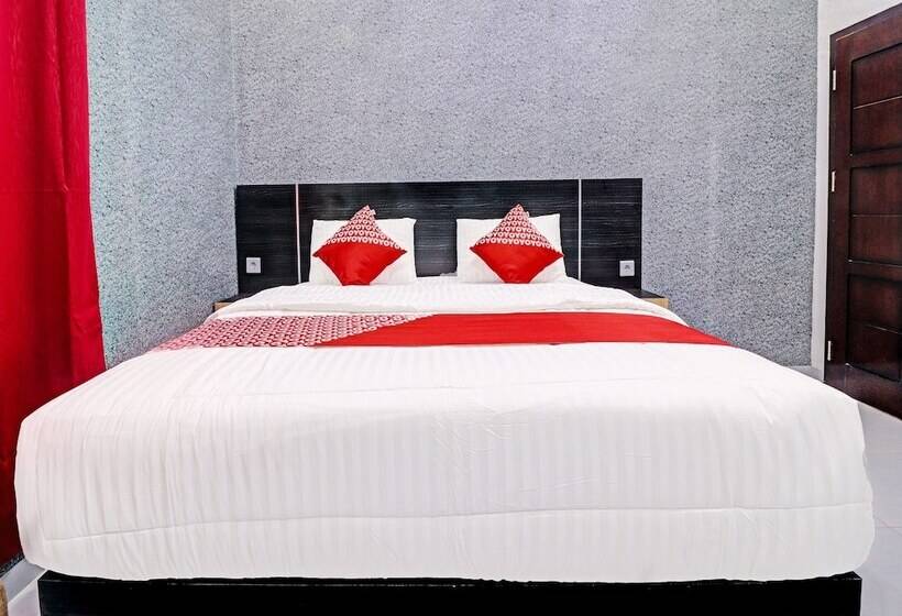 בית מלון כפרי Oyo 91203 Naufal Residence Syariah