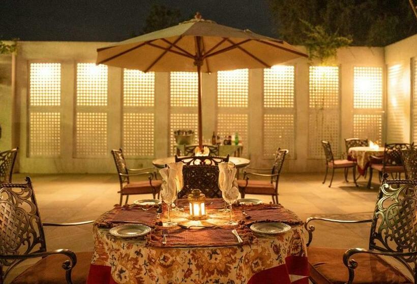 فندق Sariska Safari Lodge