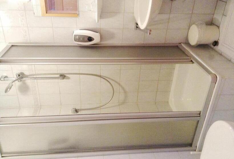 ユースホステル Frühstückspension Zur Post Reisinger Kg St Oswald