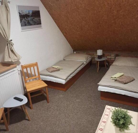 旅馆 Ranč U Sedmi Kulí