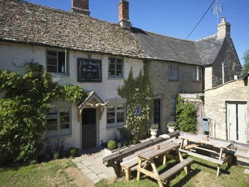 הוסטל The Plough Inn
