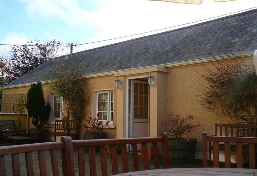 Annalee House B&b