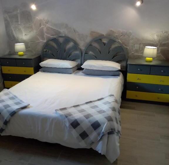 مبيت وإفطار Almond Reef Casa Rural