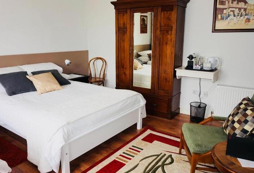 مبيت وإفطار Cartron House