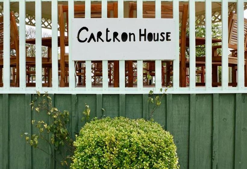 مبيت وإفطار Cartron House