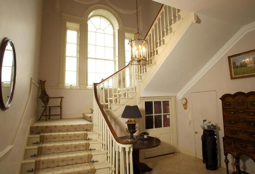 مبيت وإفطار Grange Manor