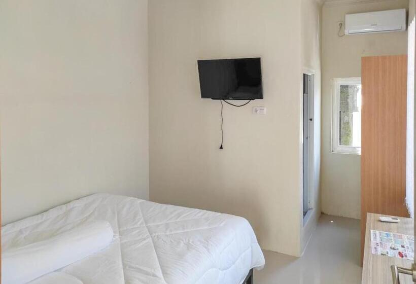 בית מלון כפרי Reddoorz Syariah At Karema Area Mamuju