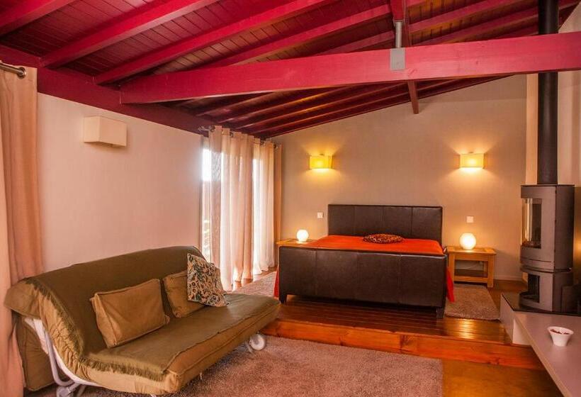 بنسيون Casal De Tralhariz   Turismo De Habitacao