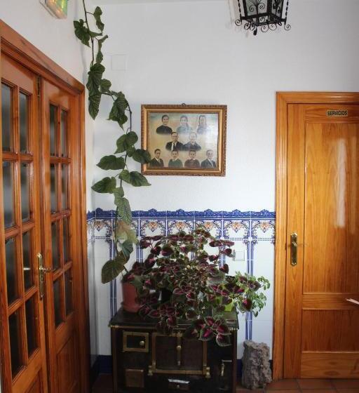 פנסיון Posada Manolon