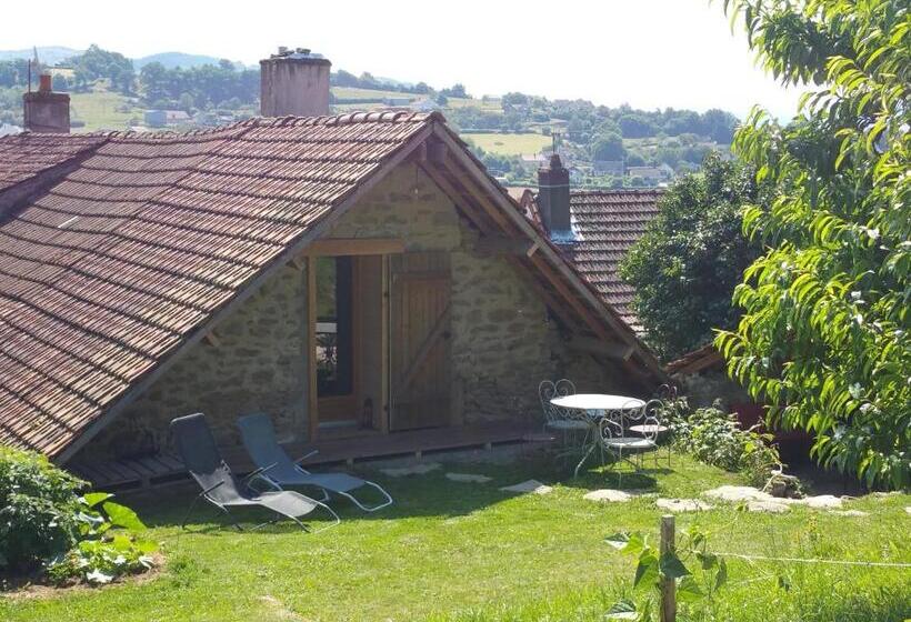 مبيت وإفطار Chambres D`hôtes Le Plessis à Broye
