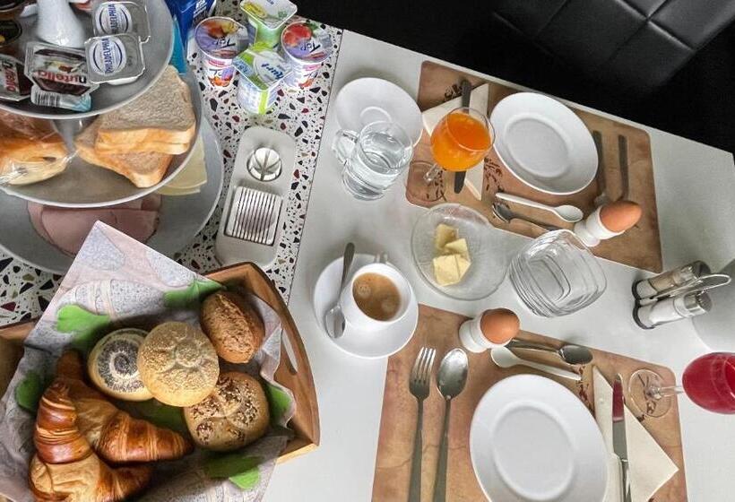 ベッドアンドブレックファースト Haus Kristal