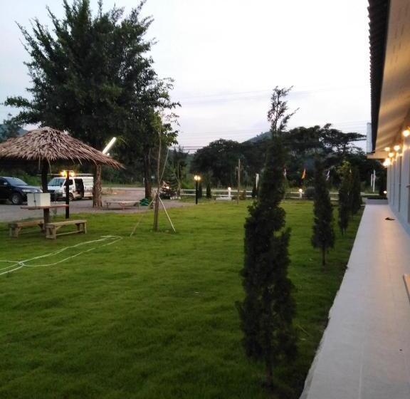 Hotelli บ้านไม้หอมบูติค สวนผึ้ง