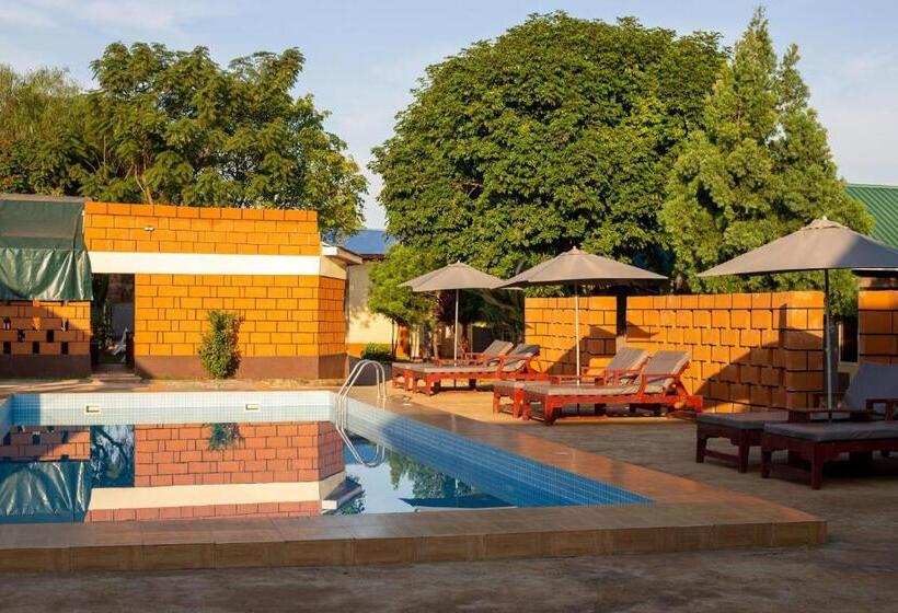 בית מלון כפרי Kilimanjaro Snow Peak