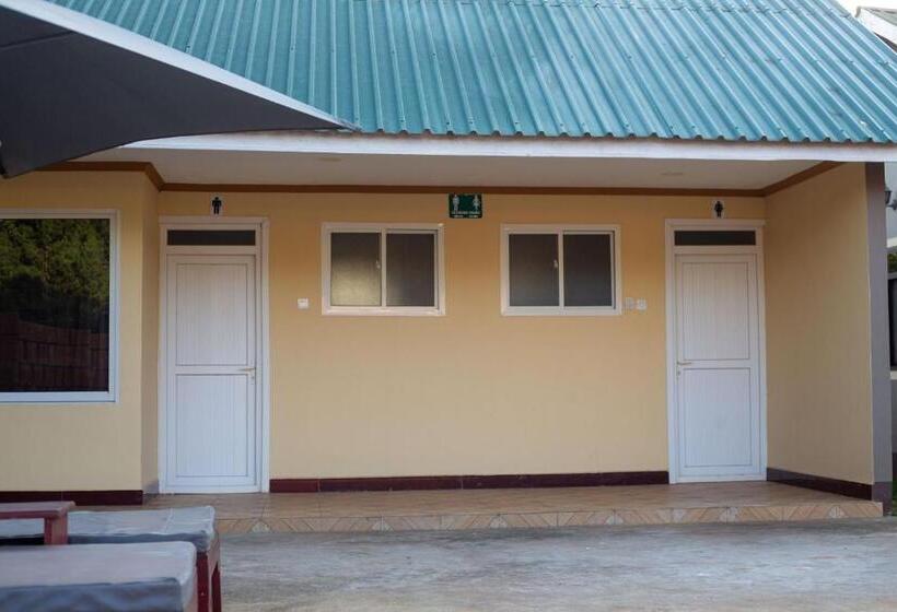 בית מלון כפרי Kilimanjaro Snow Peak