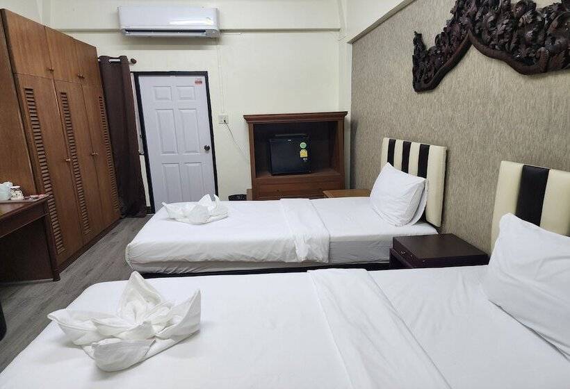 Kim Hotel At Bangplong
