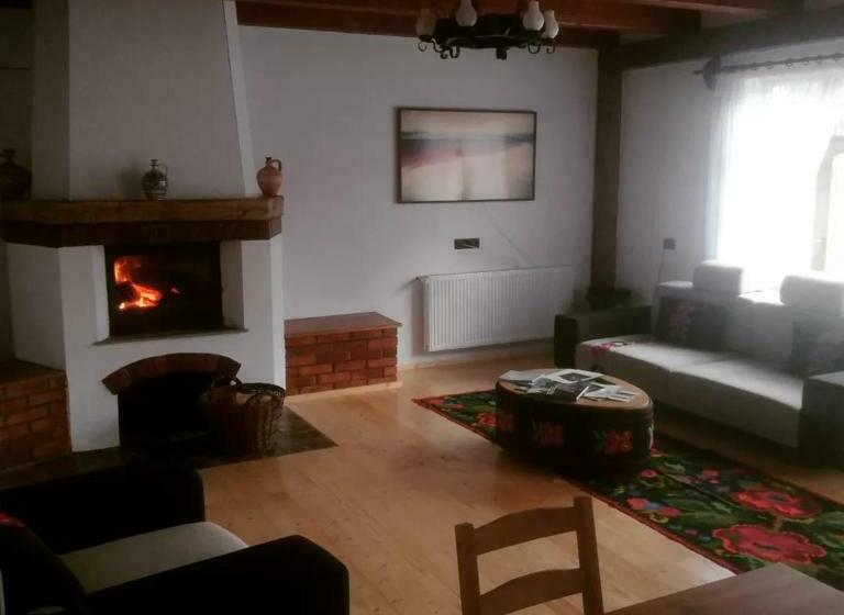 بنسيون Casa Din Susani