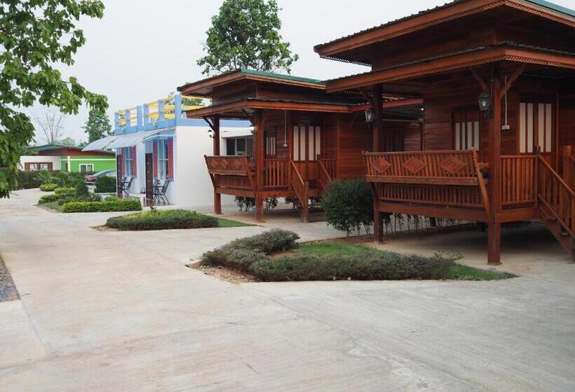 פנסיון Chomduen Phu Kao Resort