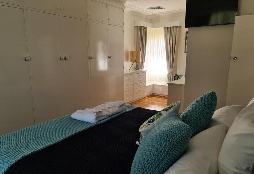펜션 Harden Golfers Rest Accommodation