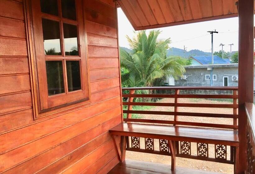 پانسیون Life And Love House