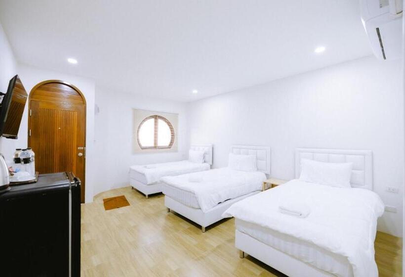 פנסיון Peeranon Resort