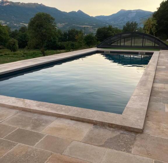 צימר Domaine De Combe Beluze