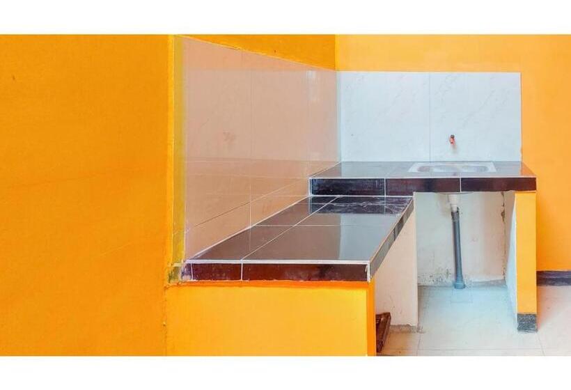 ホテル Artayya Puri 3 Syariah Near Terminal Caruban Mitra Reddoorz