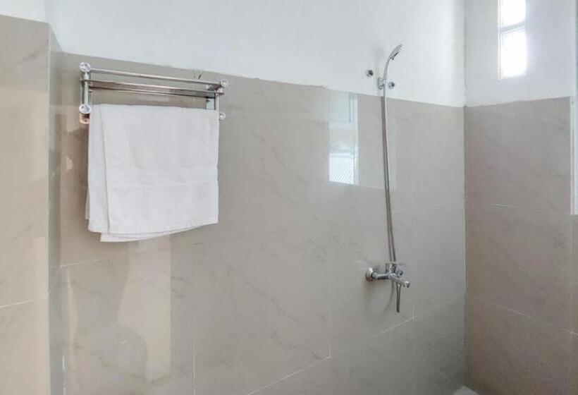 ホテル Artayya Puri 3 Syariah Near Terminal Caruban Mitra Reddoorz
