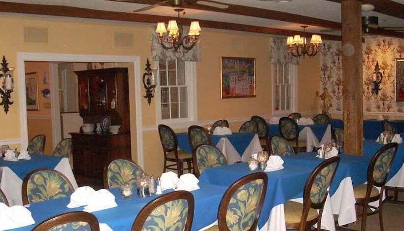 호텔 Crestmont Inn