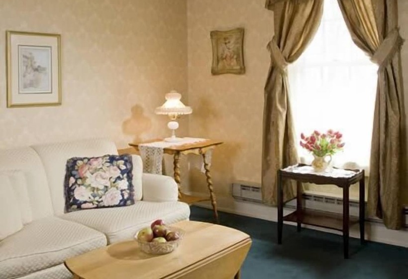 호텔 Crestmont Inn